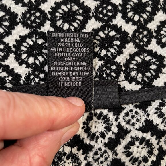 Lane Bryant Lena Patterned Ankle Pant Black White Wrinkle Resistant Knit Size 24 - Picture 14 of 14